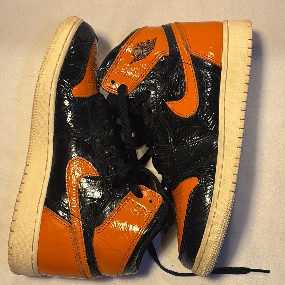 Jordan 1 Retro High
Shattered Backboard